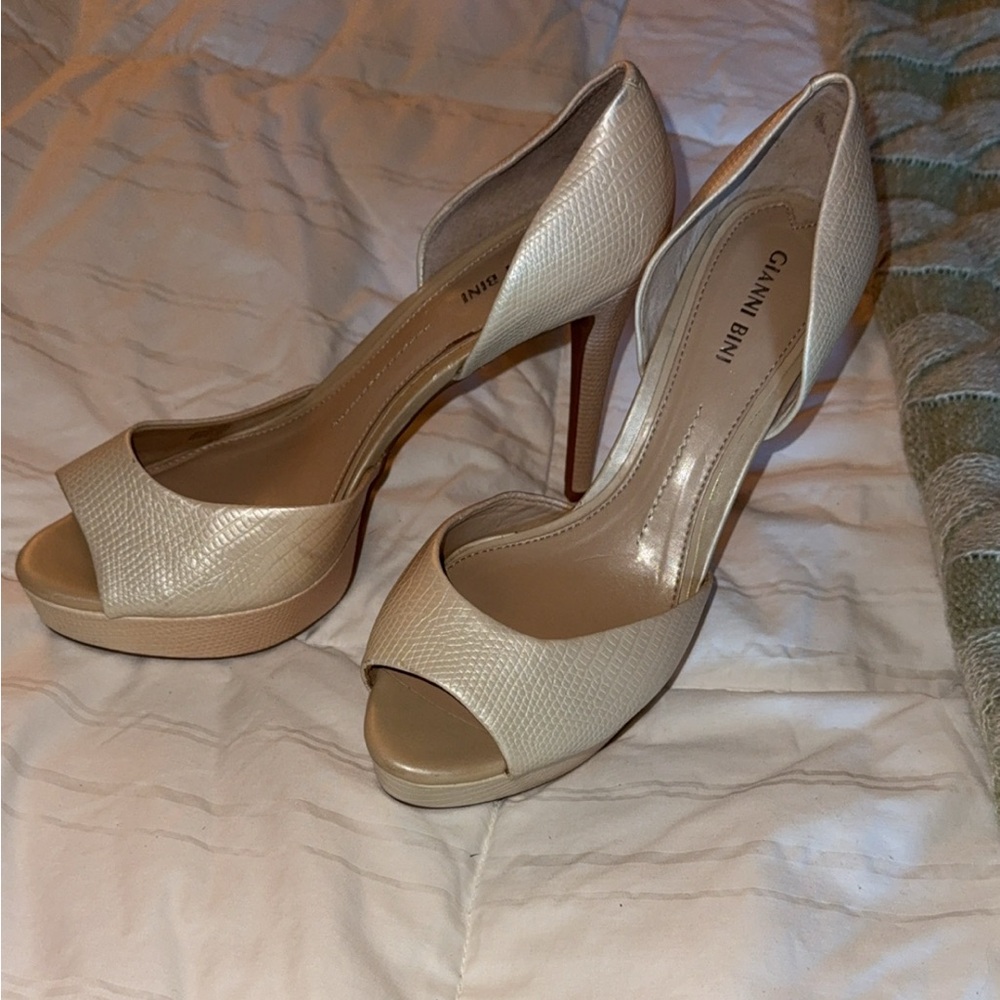 Gianni Bini Beige Peep Toe Heels